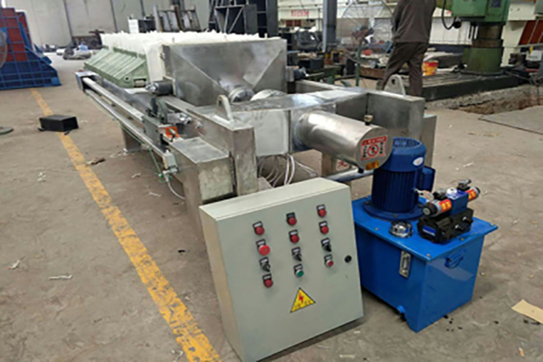 Corrosion-resistant filter press